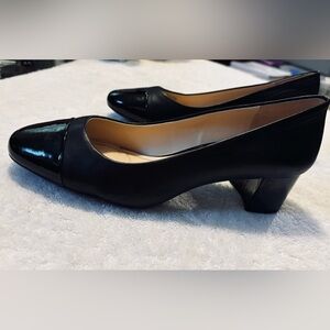 Brand New Classy Heels By ALEX MARIE - Size 8.5 M - Heel Height 1 3/4 “ - box 6